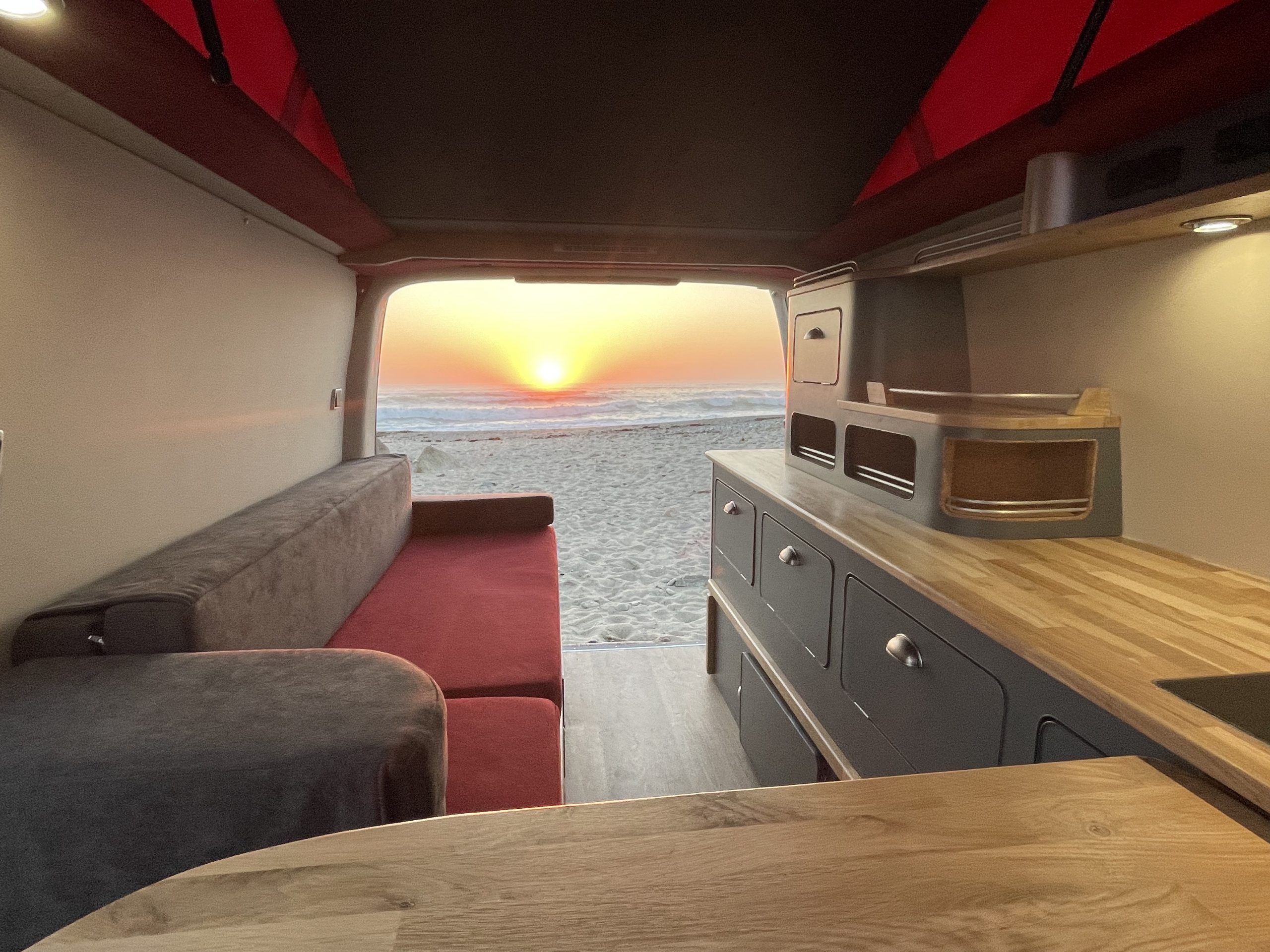 Sunset on the pimpset. Kusthom c'est la liberté bien aménagée.